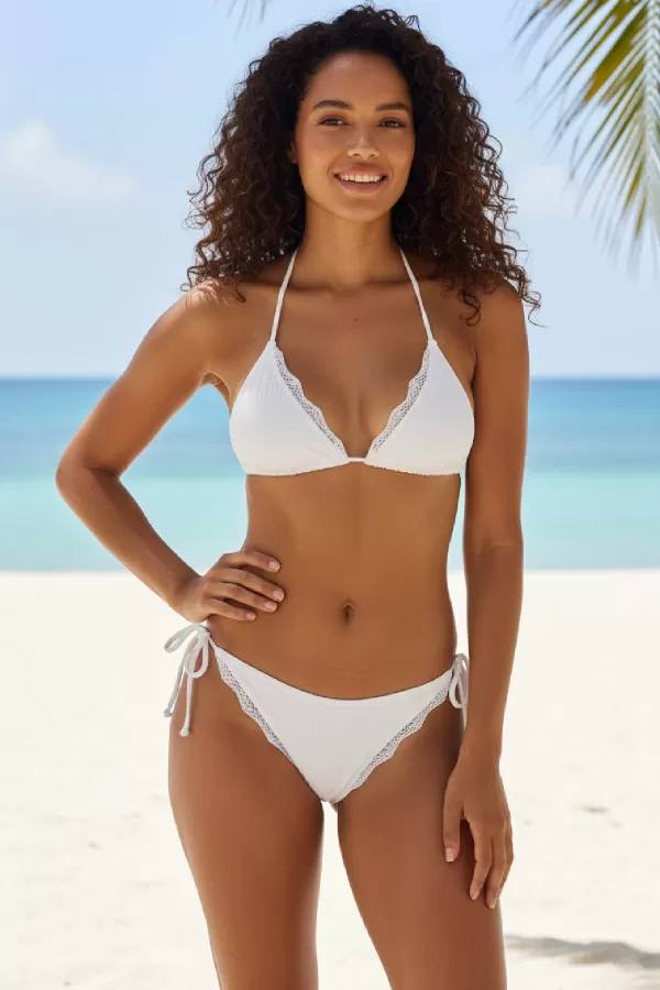 Kadın Beyaz Pedli Bel ve Boyundan Bağlamalı Dantelli Şık Bikini Takımı